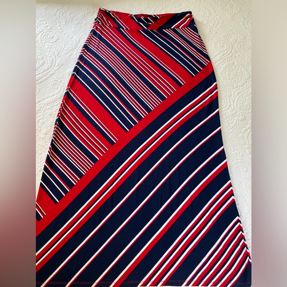 Liz Claiborne Maxi Skirt- size M Fun red white & blue diagonal stripes 38 inches
